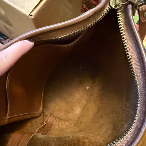 Circular vintage cross body Coach purse - Picture 6 of 13